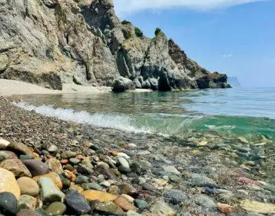 Откройте для себя чудеса Георгиевского  монастыря и яшмового пляжа на Фиоленте